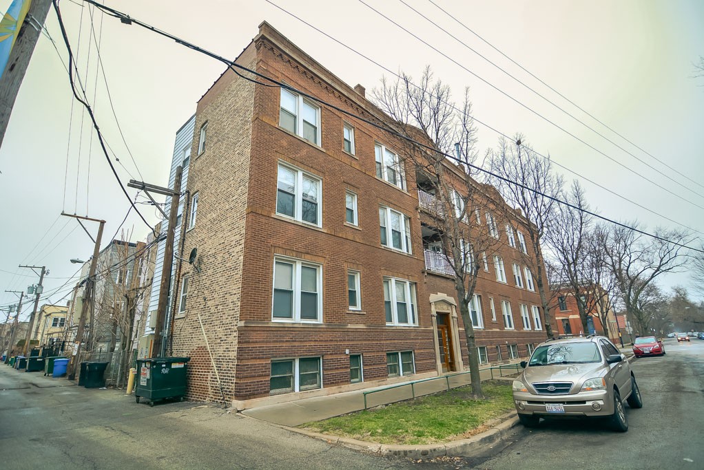 https://chicagocityflats.com/pics/11265-A.jpg?timestamp=2024-12-03T02:50:05-06:00