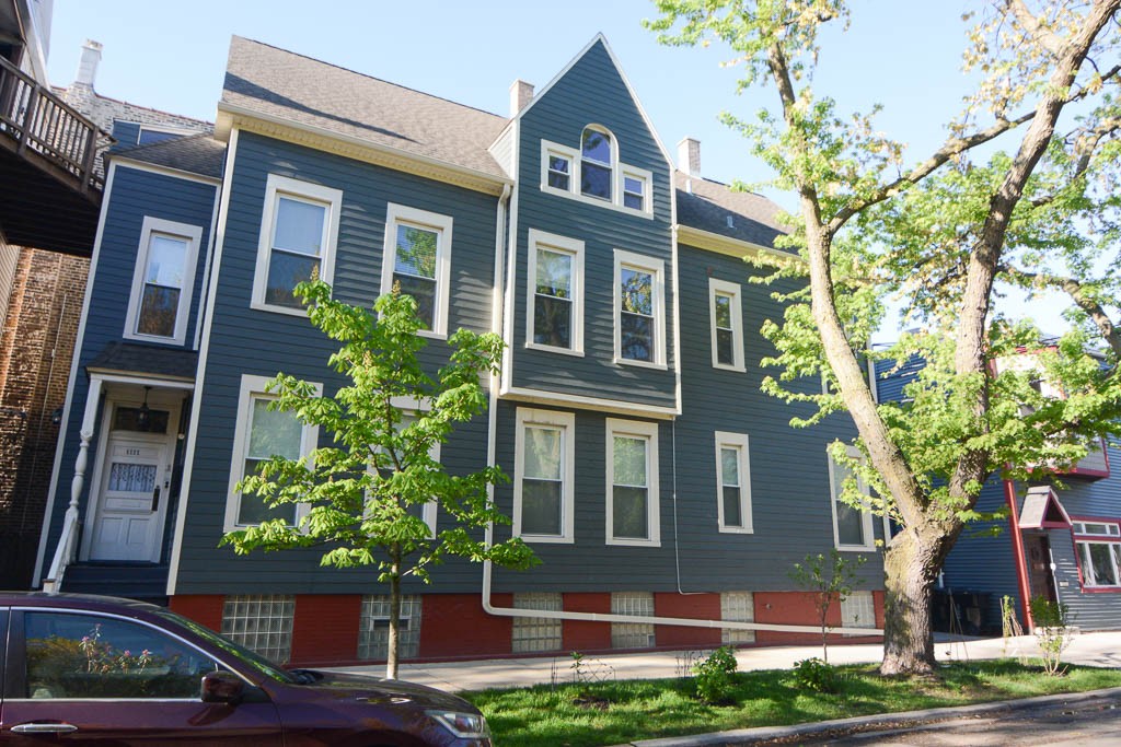 https://chicagocityflats.com/pics/1217-A.jpg?timestamp=2024-12-03T02:50:04-06:00