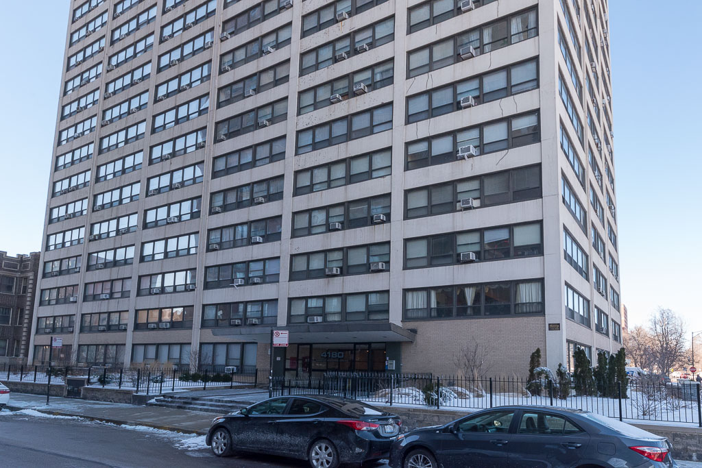 https://chicagocityflats.com/pics/12569-A.jpg?timestamp=2024-12-03T02:50:05-06:00
