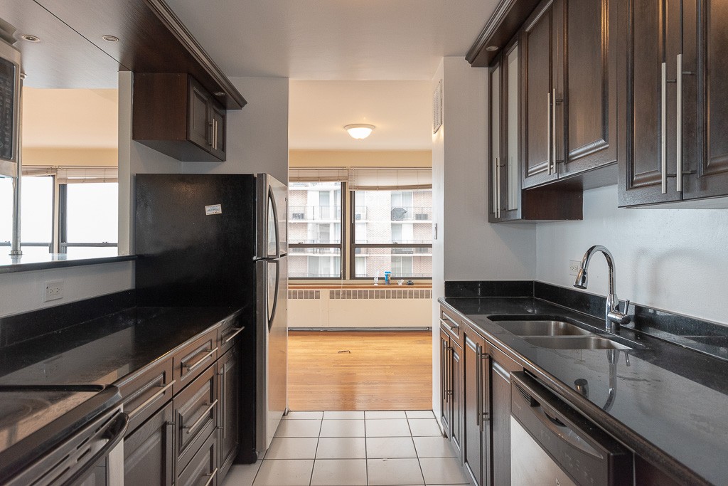 https://chicagocityflats.com/pics/12569-B.jpg?timestamp=2024-12-03T02:50:05-06:00