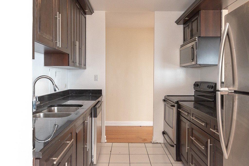 https://chicagocityflats.com/pics/12569-C.jpg?timestamp=2024-12-03T02:50:05-06:00