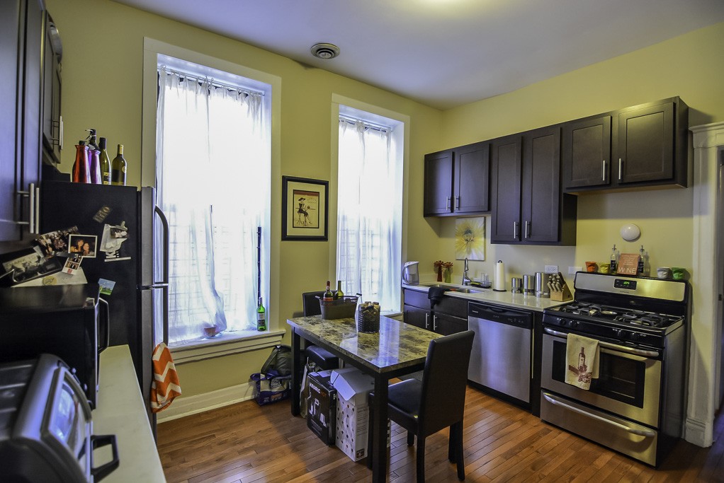 https://chicagocityflats.com/pics/12778-C.jpg?timestamp=2024-12-03T02:50:05-06:00