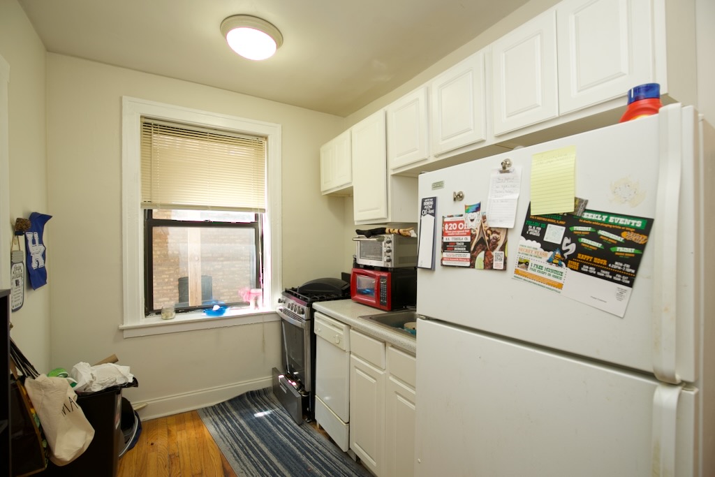https://chicagocityflats.com/pics/13813-B.jpg?timestamp=2024-12-03T02:50:05-06:00