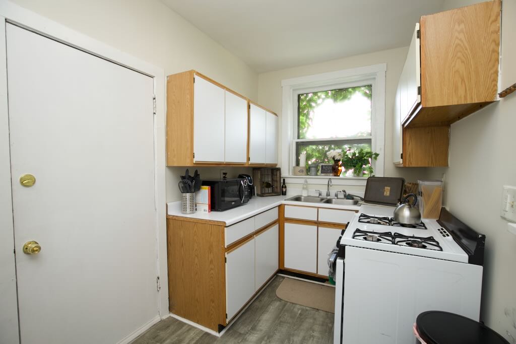 https://chicagocityflats.com/pics/13825-B.jpg?timestamp=2024-12-03T02:50:05-06:00
