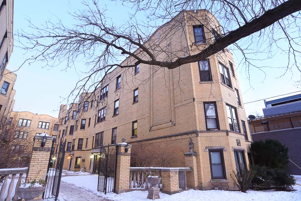 https://chicagocityflats.com/pics/13829-A.jpg?timestamp=2024-12-03T02:50:05-06:00