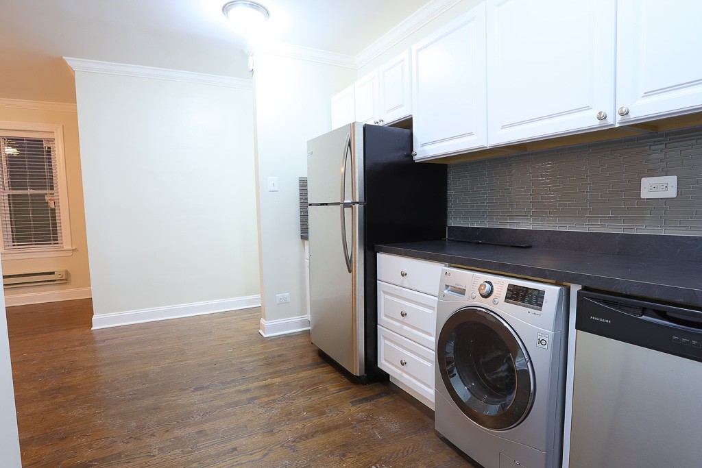https://chicagocityflats.com/pics/13829-B.jpg?timestamp=2024-12-03T02:50:05-06:00
