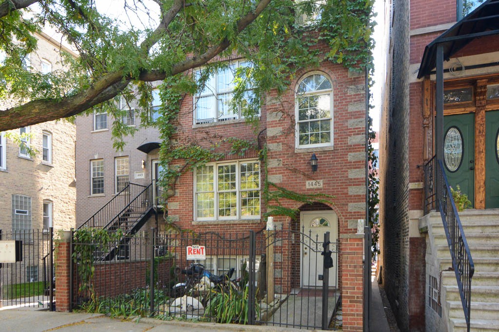 https://chicagocityflats.com/pics/14007-A.jpg?timestamp=2024-12-03T02:50:05-06:00