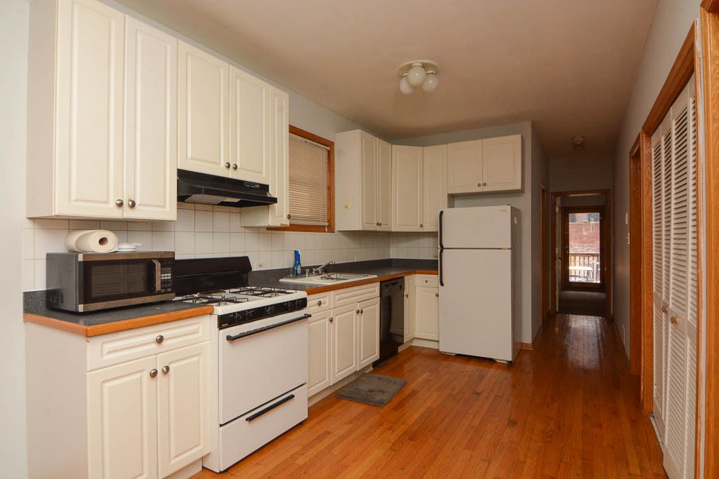 https://chicagocityflats.com/pics/14007-B.jpg?timestamp=2024-12-03T02:50:05-06:00