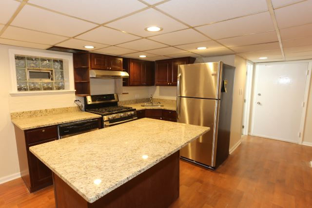 https://chicagocityflats.com/pics/14062-C.jpg?timestamp=2024-12-03T02:50:05-06:00