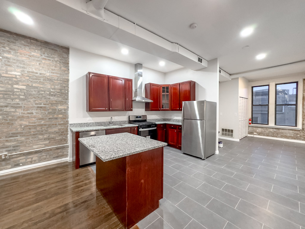 https://chicagocityflats.com/pics/14336-B.jpg?timestamp=2024-12-03T02:50:05-06:00