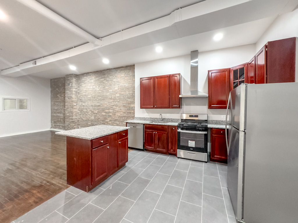 https://chicagocityflats.com/pics/14336-C.jpg?timestamp=2024-12-03T02:50:05-06:00