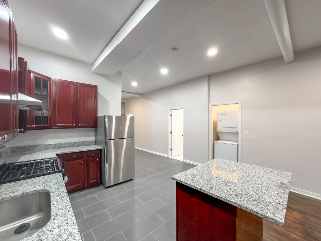 https://chicagocityflats.com/pics/14336-D.jpg?timestamp=2024-12-03T02:50:05-06:00