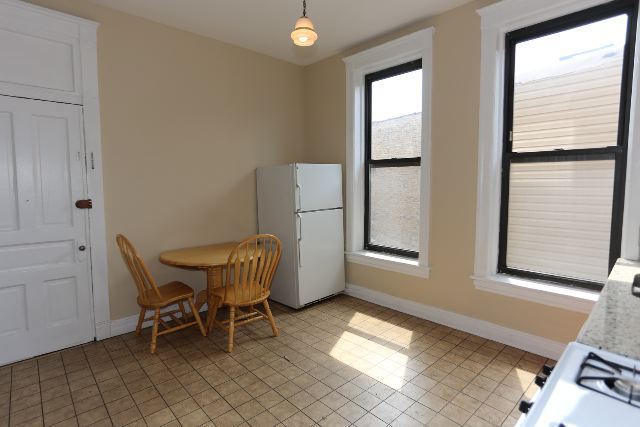 https://chicagocityflats.com/pics/14512-D.jpg?timestamp=2024-12-03T02:50:05-06:00