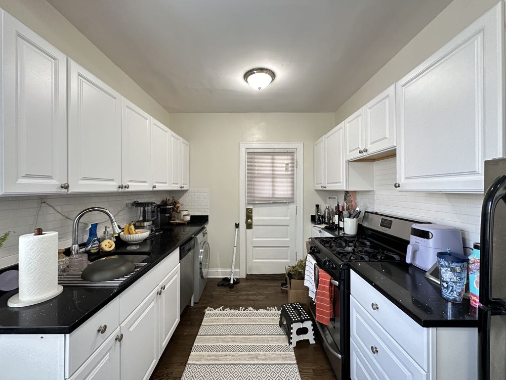 https://chicagocityflats.com/pics/14931-B.jpg?timestamp=2024-12-03T02:50:05-06:00