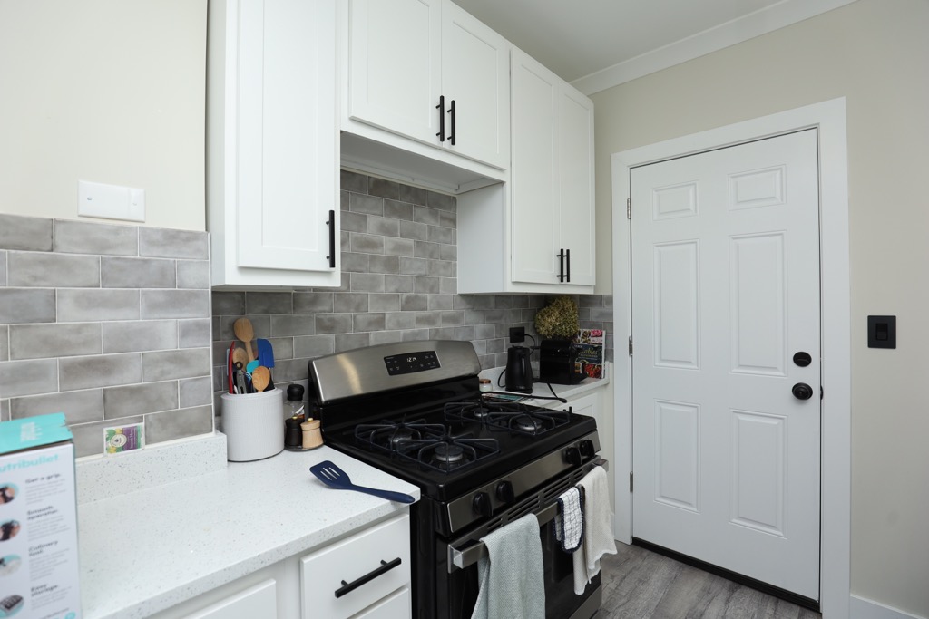 https://chicagocityflats.com/pics/14932-D.jpg?timestamp=2024-12-03T02:50:05-06:00