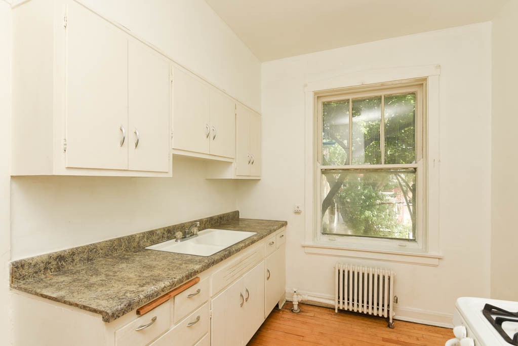 https://chicagocityflats.com/pics/15766-C.jpg?timestamp=2024-12-03T06:16:00-06:00