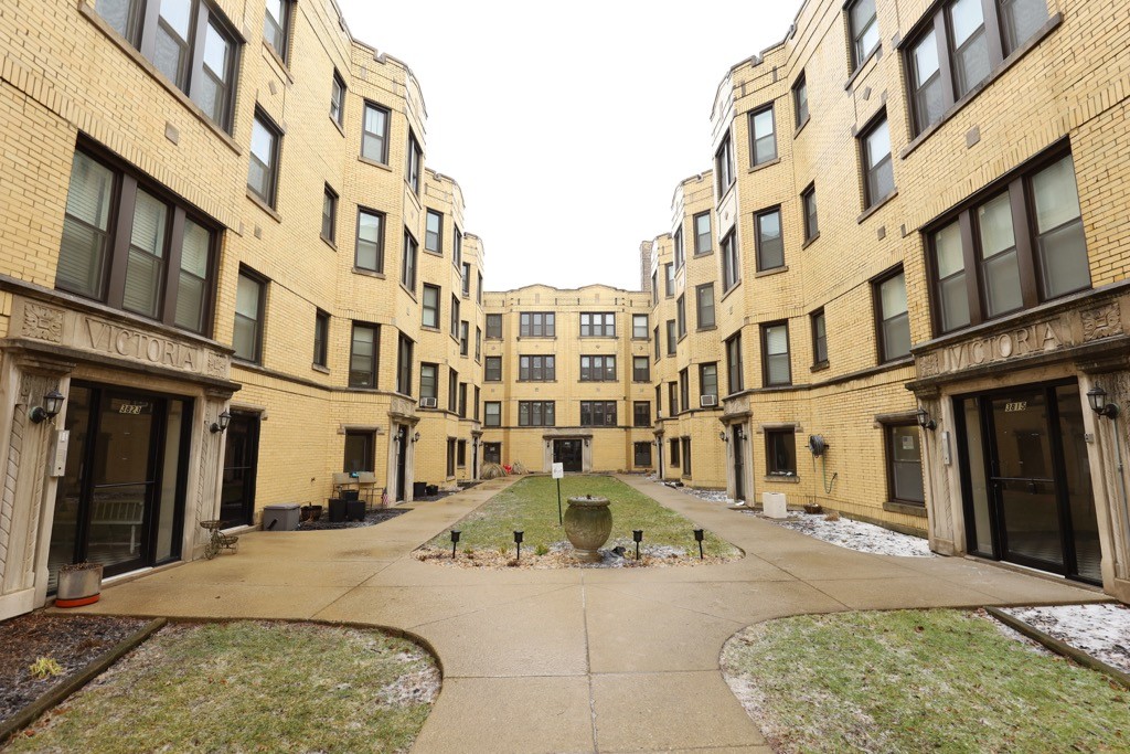 https://chicagocityflats.com/pics/15837-A.jpg?timestamp=2024-12-03T02:50:05-06:00