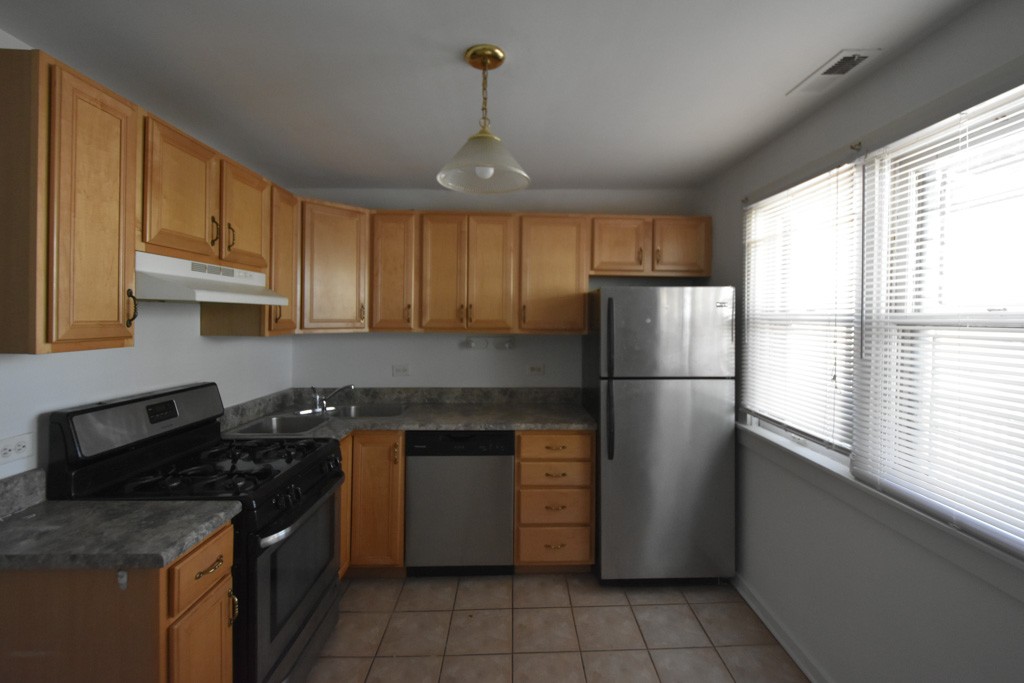 https://chicagocityflats.com/pics/15981-B.jpg?timestamp=2024-12-03T02:50:05-06:00