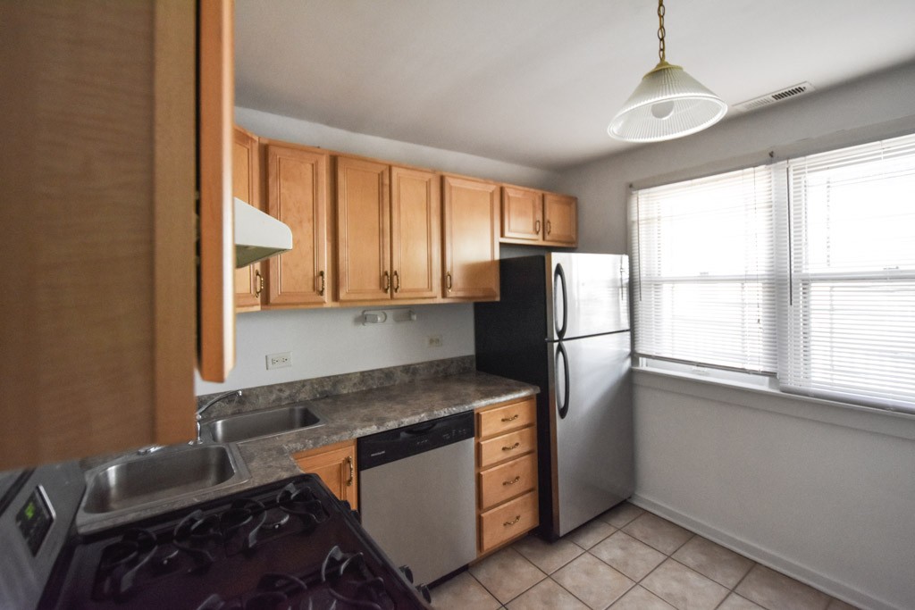 https://chicagocityflats.com/pics/15981-D.jpg?timestamp=2024-12-03T02:50:05-06:00