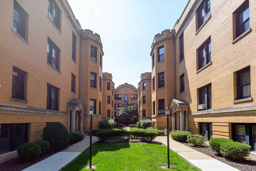 https://chicagocityflats.com/pics/17547-A.jpg?timestamp=2024-12-03T02:50:06-06:00