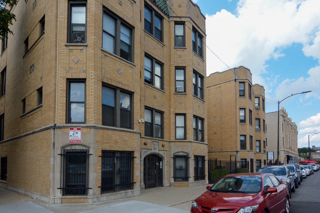 https://chicagocityflats.com/pics/17587-A.jpg?timestamp=2024-12-03T02:50:06-06:00
