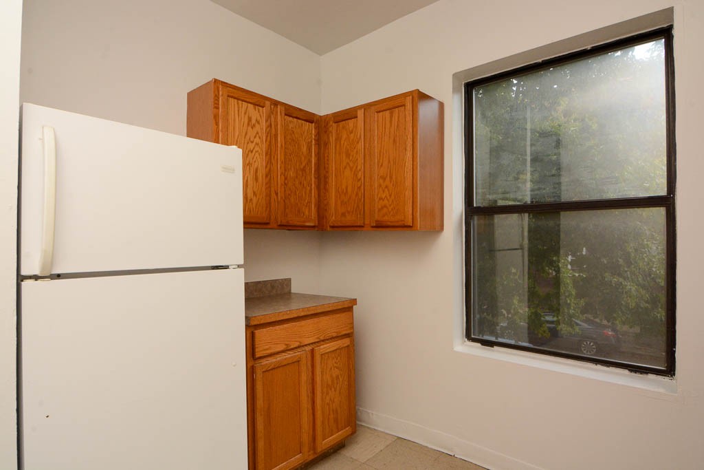 https://chicagocityflats.com/pics/17587-C.jpg?timestamp=2024-12-03T02:50:06-06:00