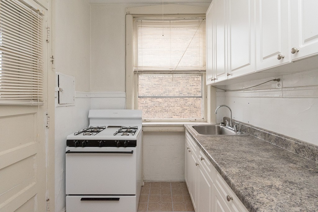 https://chicagocityflats.com/pics/17854-B.jpg?timestamp=2024-12-03T02:50:06-06:00