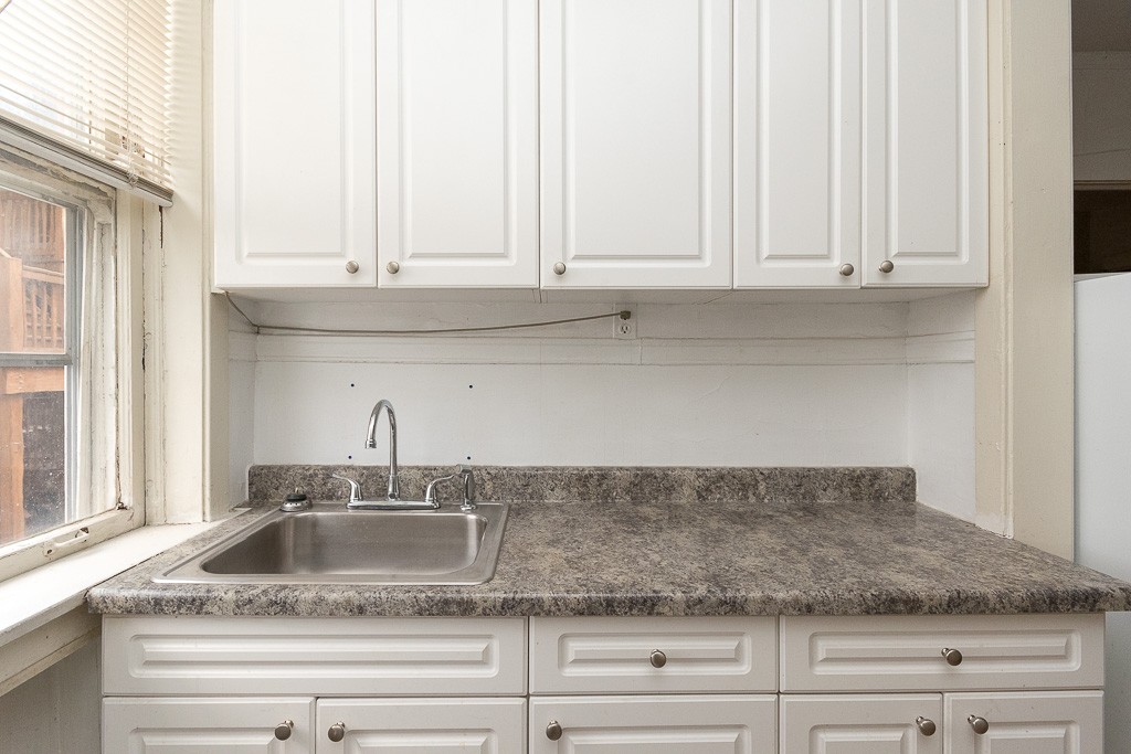 https://chicagocityflats.com/pics/17854-C.jpg?timestamp=2024-12-03T02:50:06-06:00
