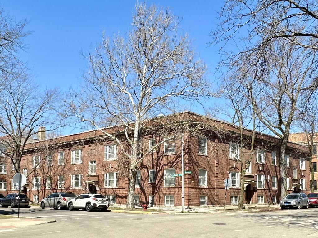 https://chicagocityflats.com/pics/18712-A.jpg?timestamp=2025-04-26T11:23:01-05:00