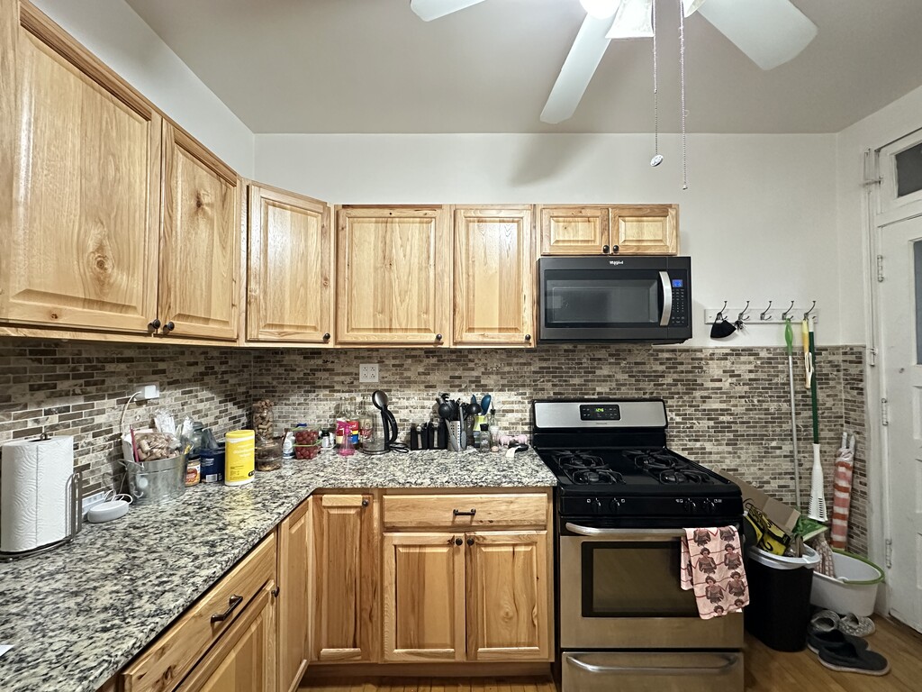 https://chicagocityflats.com/pics/18712-C.jpg?timestamp=2025-04-26T11:23:01-05:00