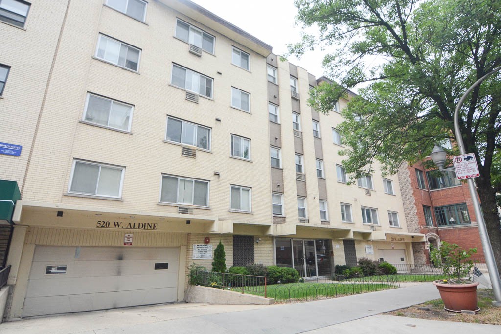 https://chicagocityflats.com/pics/18835-A.jpg?timestamp=2024-12-03T02:50:06-06:00