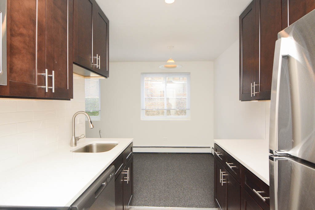 https://chicagocityflats.com/pics/18835-B.jpg?timestamp=2024-12-03T02:50:06-06:00