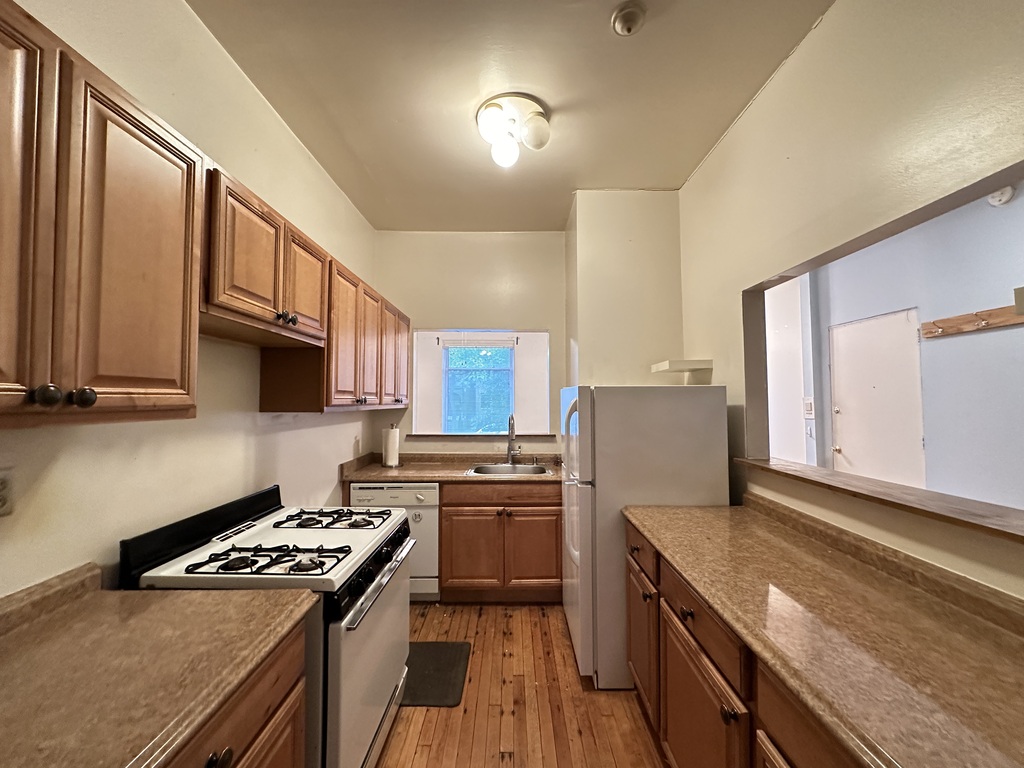 https://chicagocityflats.com/pics/18965-B.jpg?timestamp=2025-06-14T12:30:37-05:00