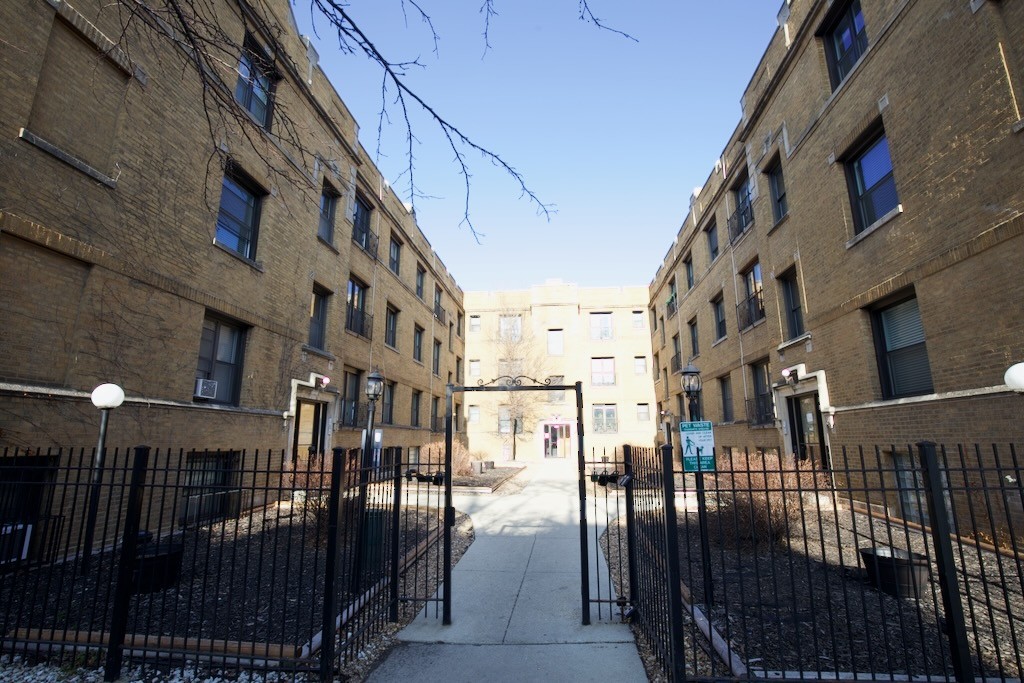 https://chicagocityflats.com/pics/19120-A.jpg?timestamp=2024-12-03T02:50:06-06:00