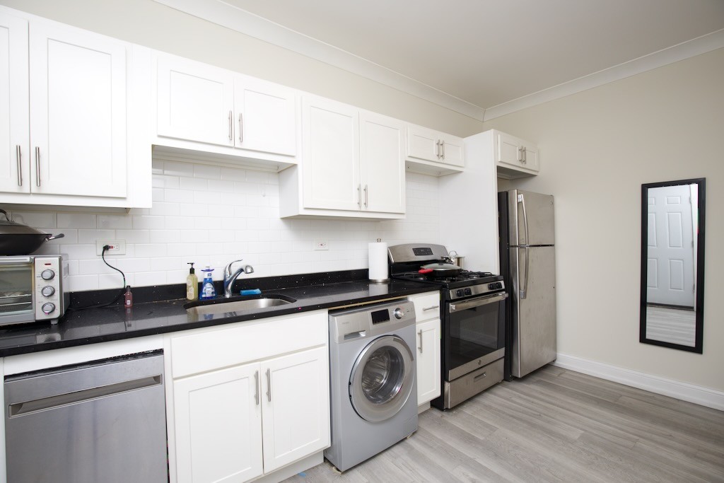 https://chicagocityflats.com/pics/19120-C.jpg?timestamp=2024-12-03T02:50:06-06:00