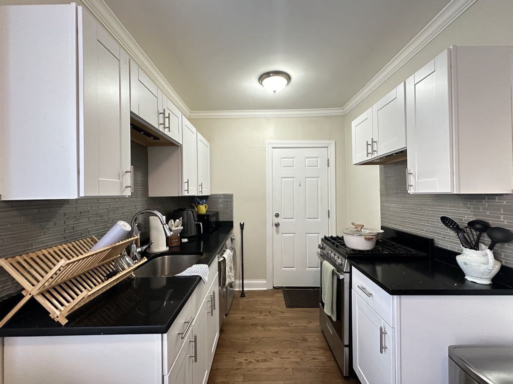 https://chicagocityflats.com/pics/20194-C.jpg?timestamp=2024-12-03T02:50:07-06:00