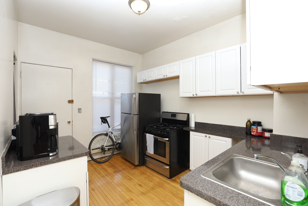 https://chicagocityflats.com/pics/20816-B.jpg?timestamp=2024-12-03T02:50:07-06:00