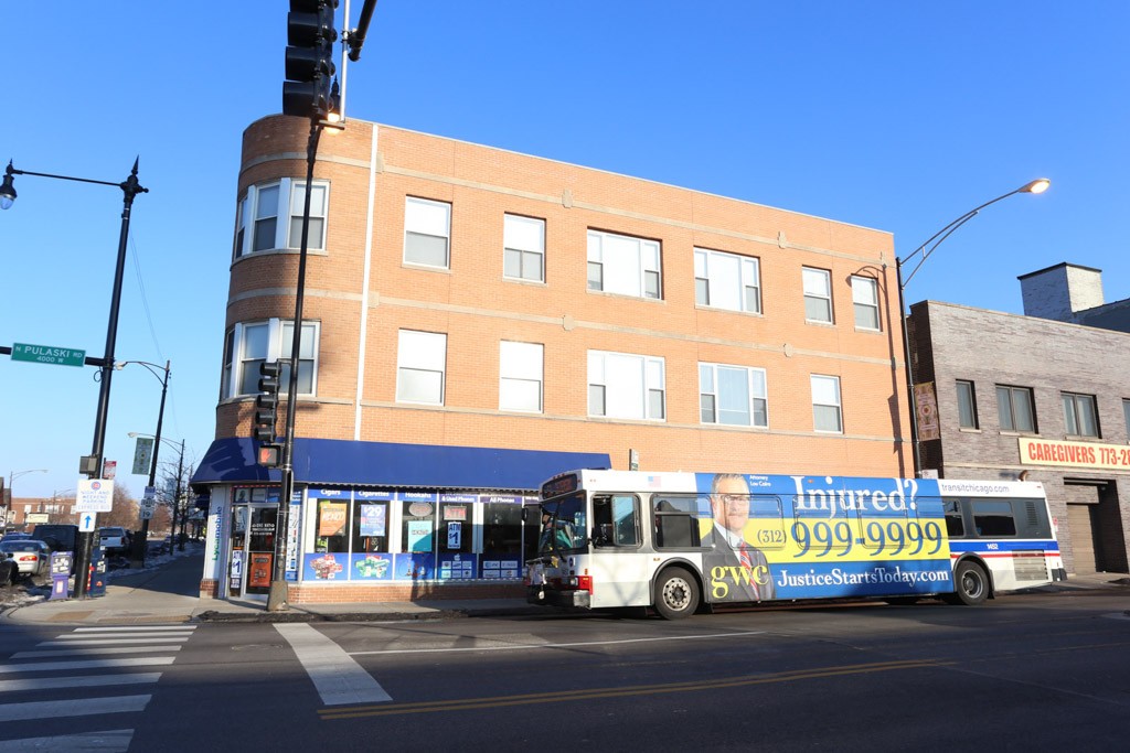 https://chicagocityflats.com/pics/21948-A.jpg?timestamp=2024-12-03T02:50:08-06:00