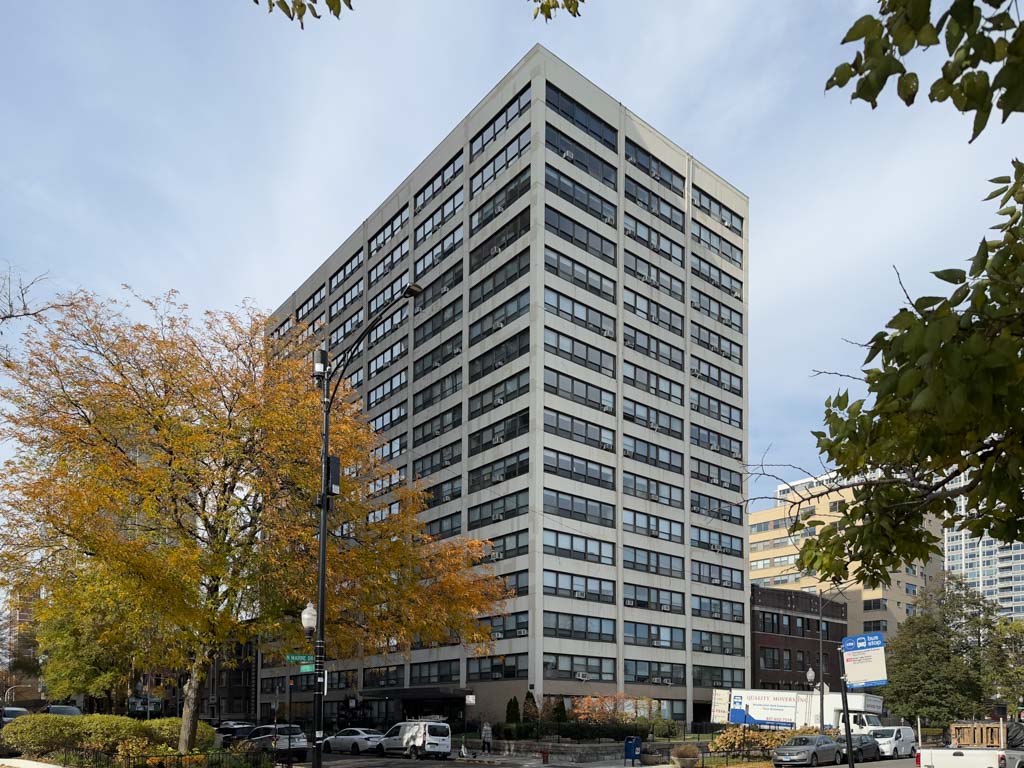 https://chicagocityflats.com/pics/22129-A.jpg?timestamp=2024-12-03T02:50:08-06:00