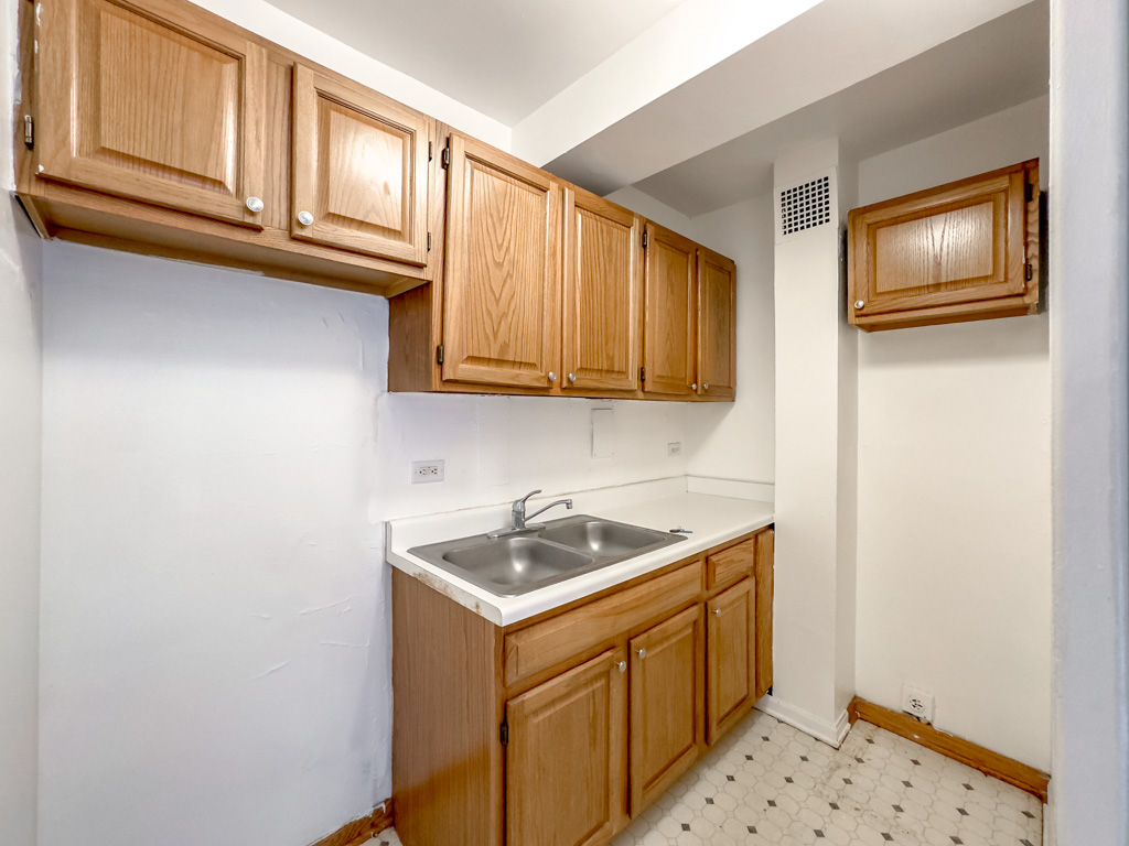 https://chicagocityflats.com/pics/22129-B.jpg?timestamp=2024-12-03T02:50:08-06:00