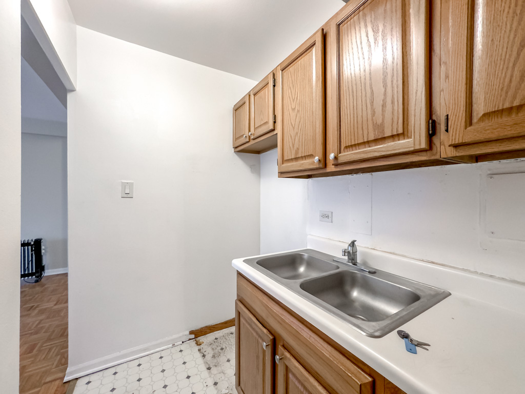https://chicagocityflats.com/pics/22129-C.jpg?timestamp=2024-12-03T02:50:08-06:00