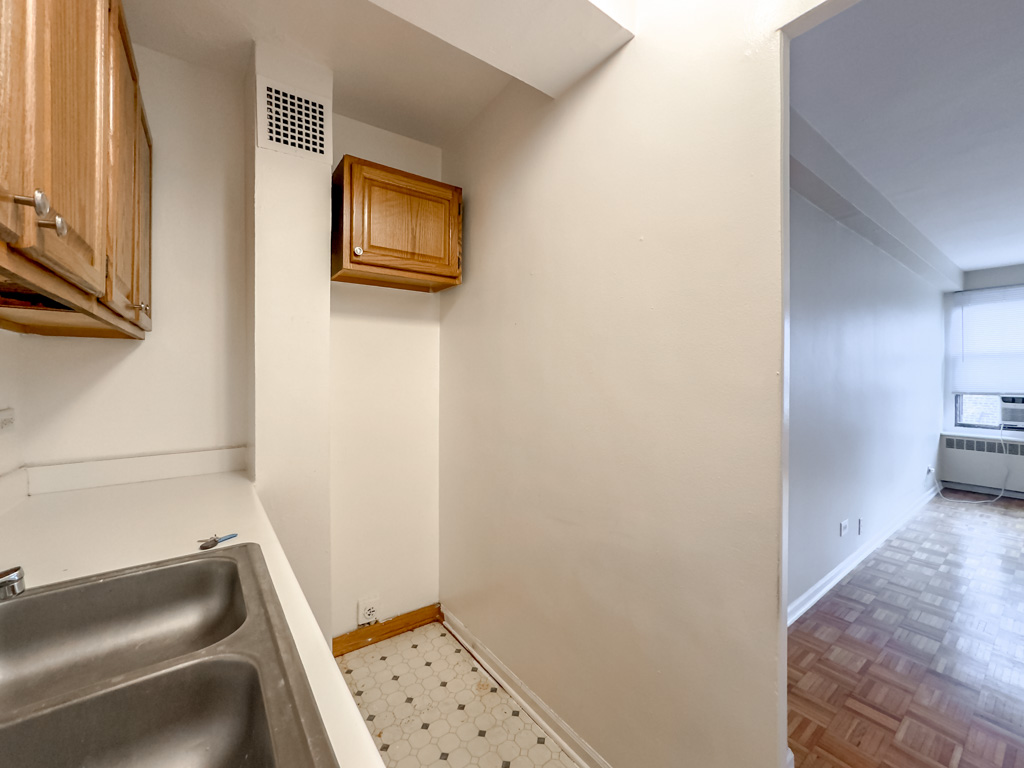https://chicagocityflats.com/pics/22129-D.jpg?timestamp=2024-12-03T02:50:08-06:00