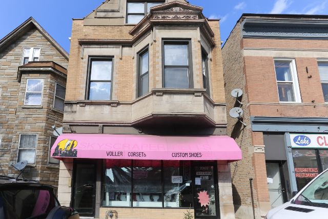 https://chicagocityflats.com/pics/23793-A.jpg?timestamp=2024-12-03T02:50:09-06:00