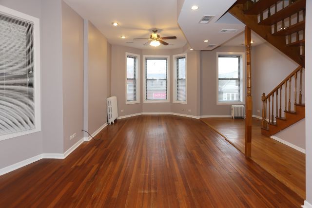 https://chicagocityflats.com/pics/23793-D.jpg?timestamp=2024-12-03T02:50:09-06:00