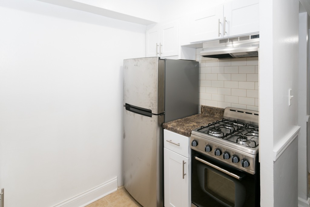 https://chicagocityflats.com/pics/24442-B.jpg?timestamp=2024-12-03T02:50:09-06:00