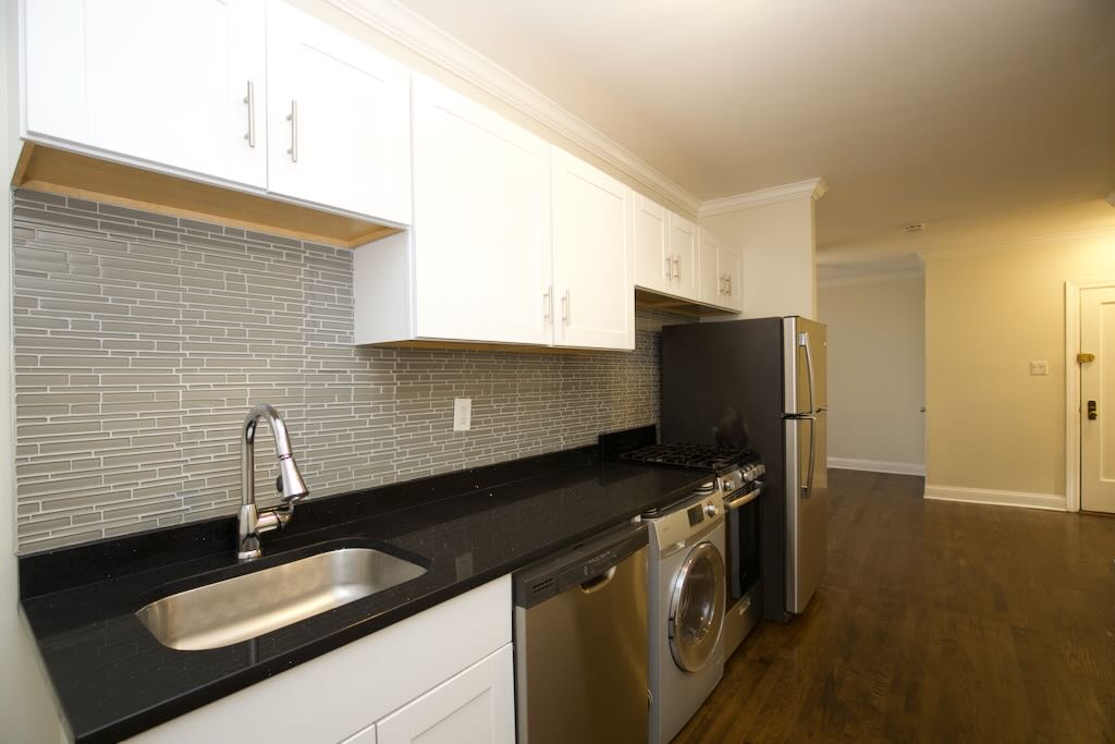 https://chicagocityflats.com/pics/24996-C.jpg?timestamp=2024-12-03T02:50:09-06:00