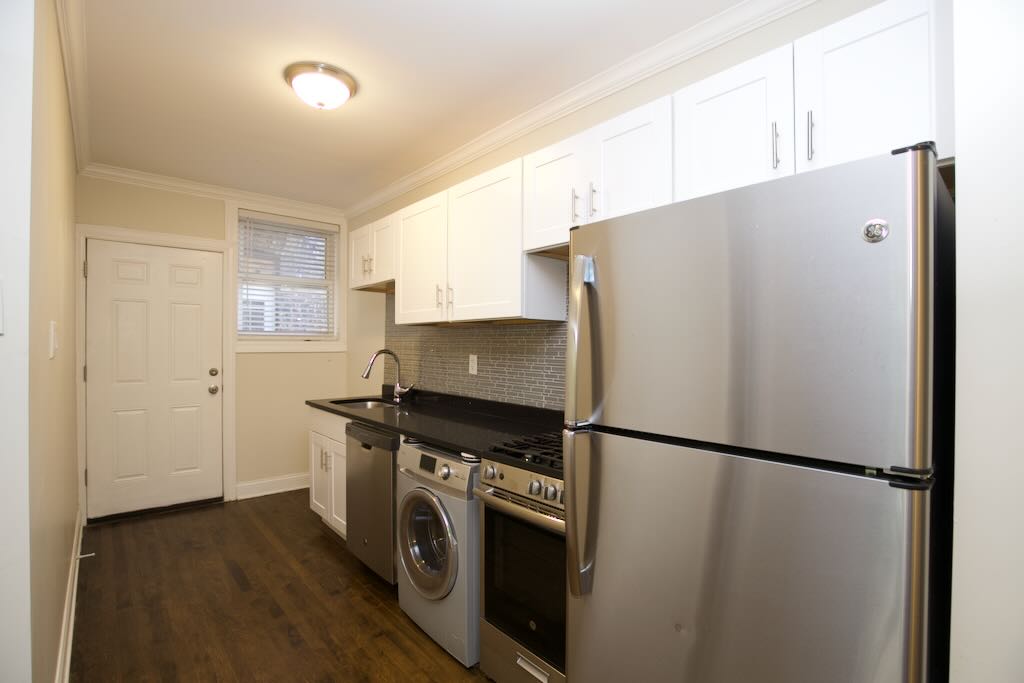 https://chicagocityflats.com/pics/24996-D.jpg?timestamp=2024-12-03T02:50:09-06:00