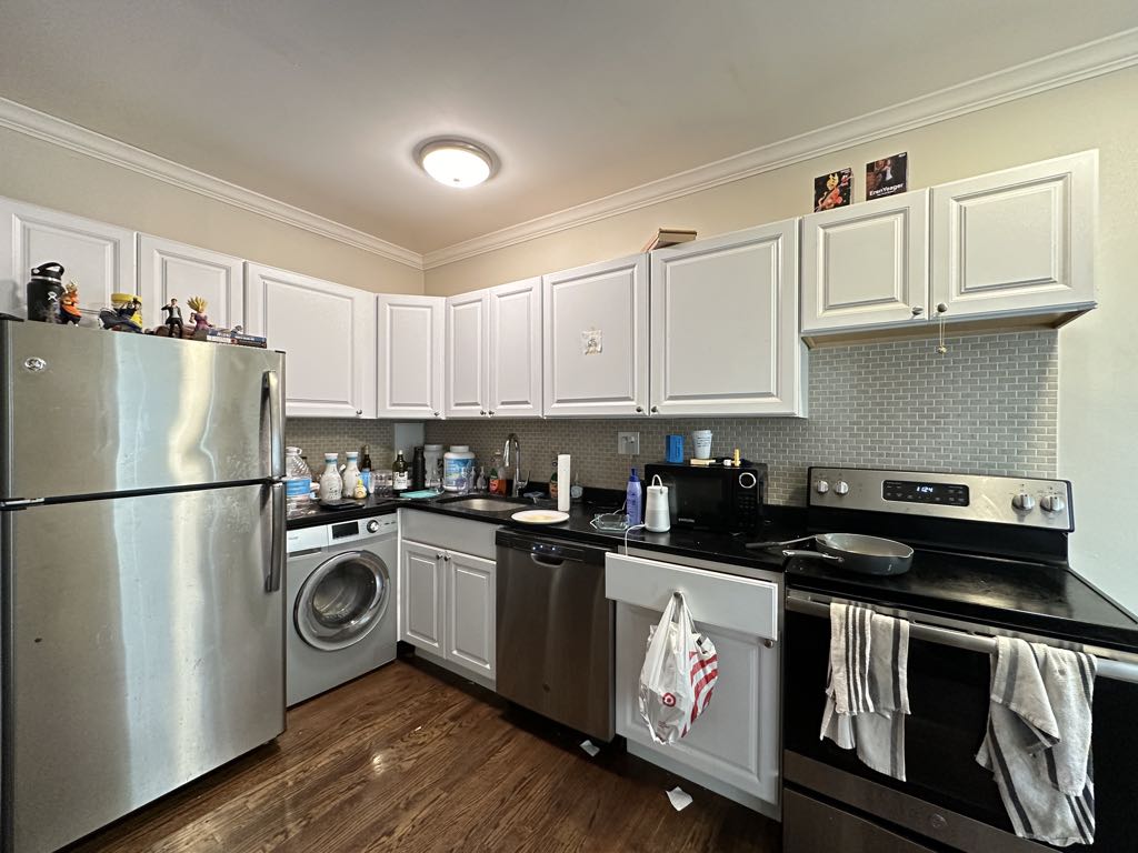 https://chicagocityflats.com/pics/25973-B.jpg?timestamp=2024-12-03T02:50:10-06:00