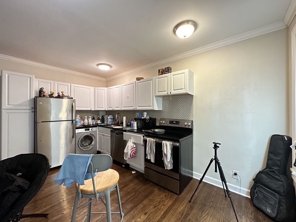 https://chicagocityflats.com/pics/25973-C.jpg?timestamp=2024-12-03T02:50:10-06:00