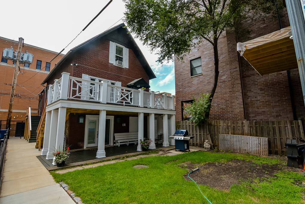 https://chicagocityflats.com/pics/2618-A.jpg?timestamp=2024-12-03T02:50:04-06:00
